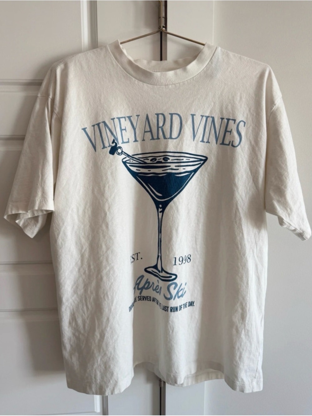 Vineyard Vines - "Après Ski" Graphic T- Shirt